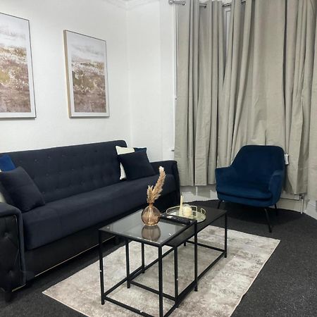 House By Araminta Houslow Apartment Hounslow Ngoại thất bức ảnh