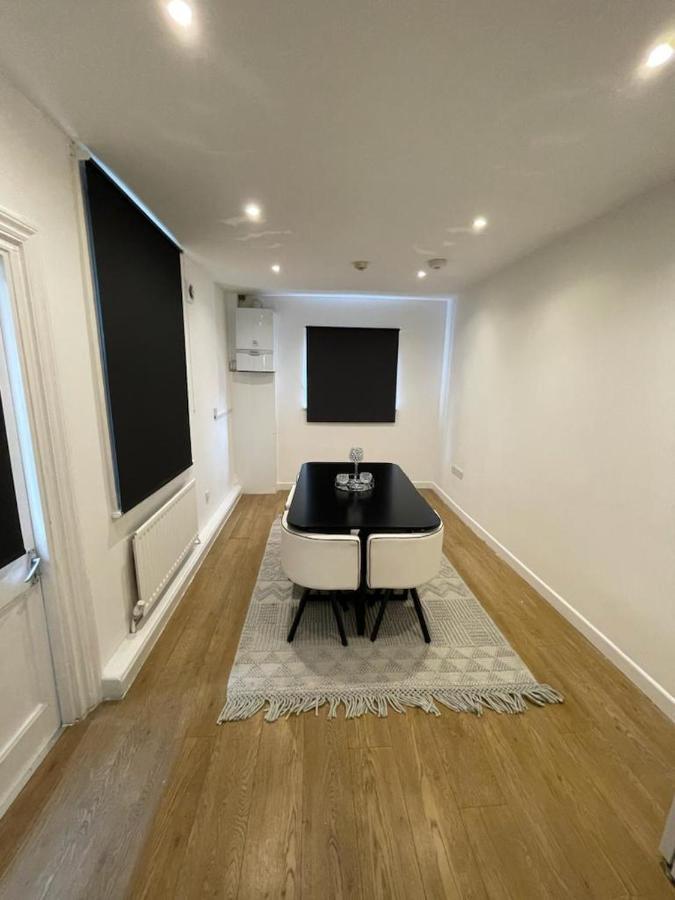 House By Araminta Houslow Apartment Hounslow Ngoại thất bức ảnh